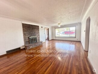 Building Photo - 2518 W Orchard Ave