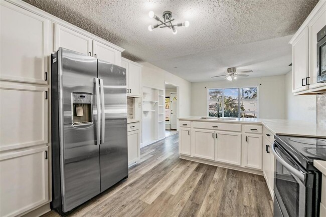 Building Photo - 2220 W Ohio Ave