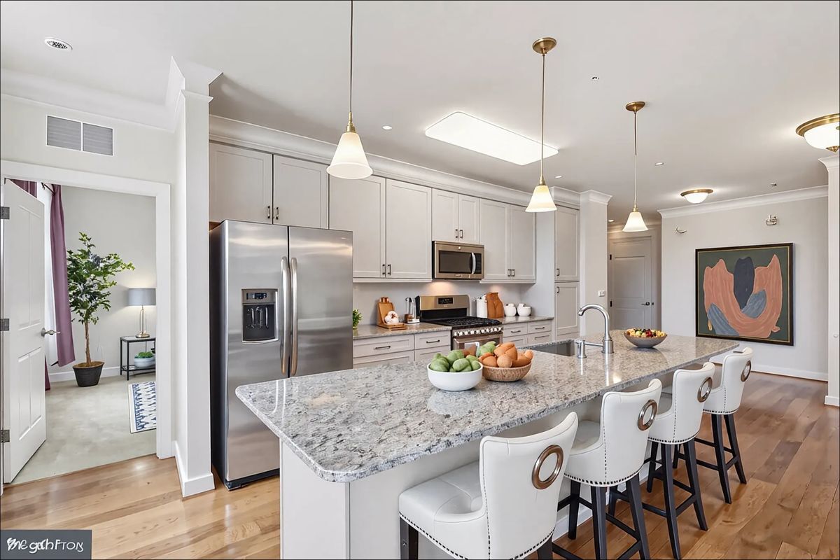 Foto principal - 13722 Neil Armstrong Ave