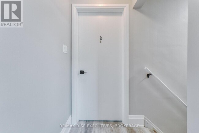 Building Photo - 130 Carruthers Ave