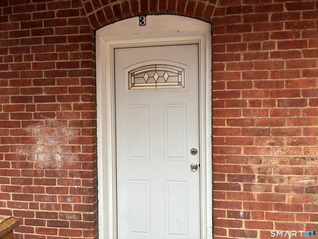 Building Photo - 70 Center St