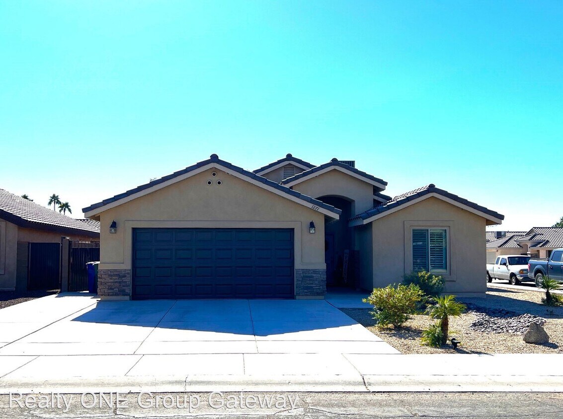 Foto principal - 3 br, 2 bath House - 1271 W 19th St