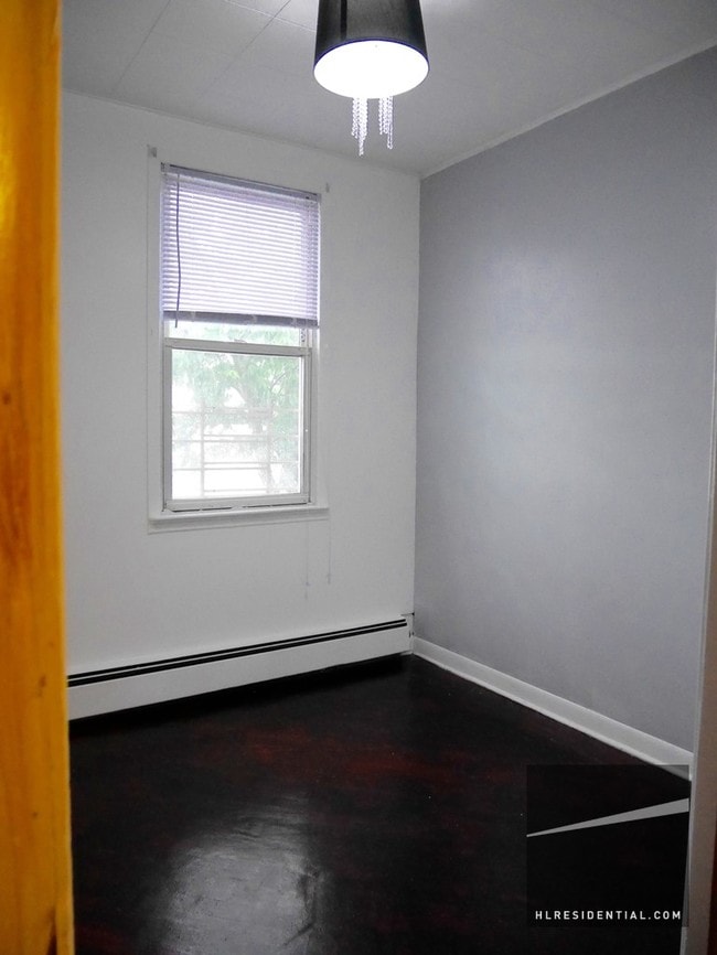 Building Photo - 6441 Admiral Ave