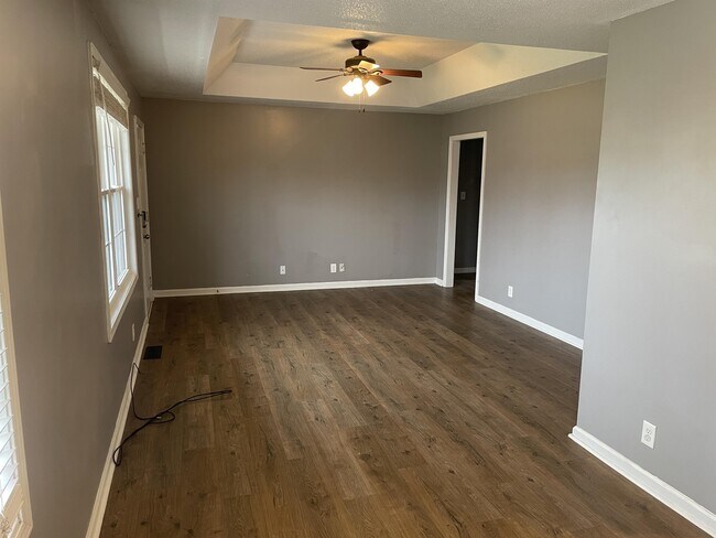 Building Photo - 3412 Oak Park Terrace