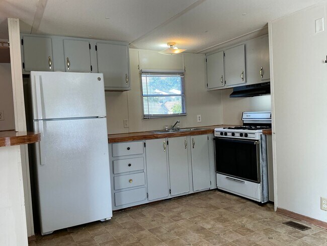 Foto del edificio - 2 Bedroom Mobile Home in Star City - Avail...