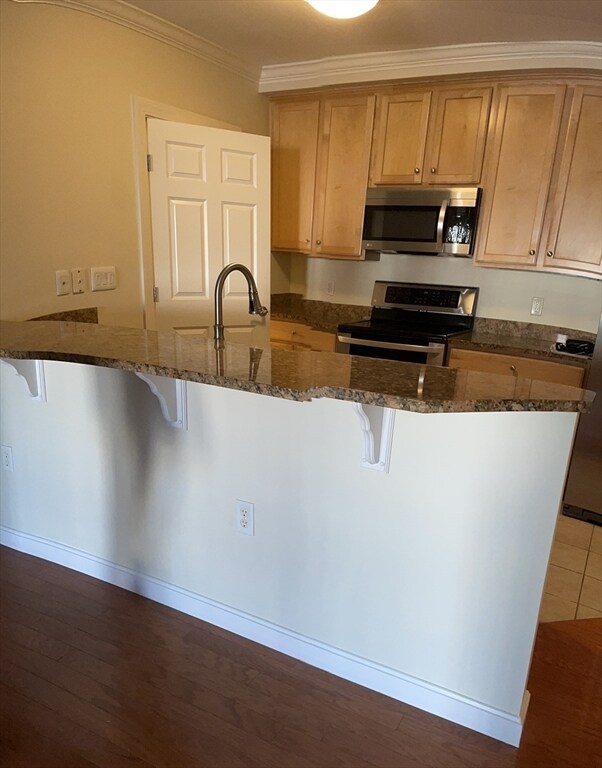 5 Woodman Way Unit 304B, Newburyport, MA 01950 Condo for Rent in