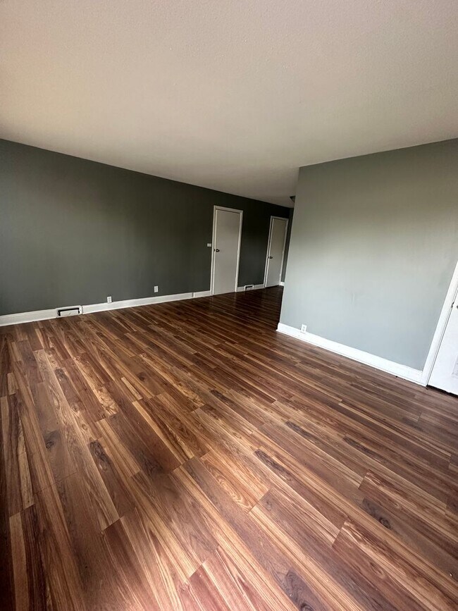 Foto del edificio - 6904 Longview Rd