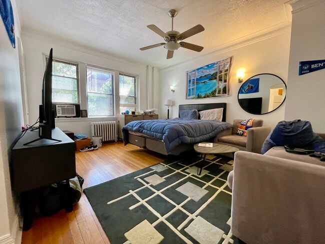 Foto del edificio - 141 Englewood Ave