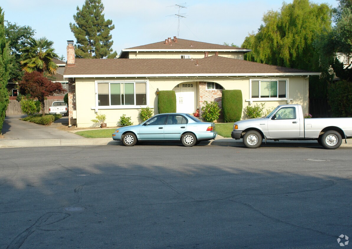 Primary Photo - 1243 VALERIAN Ct