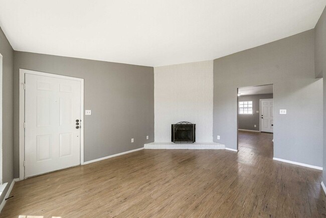 Foto del edificio - 4900 E Stassney Ln