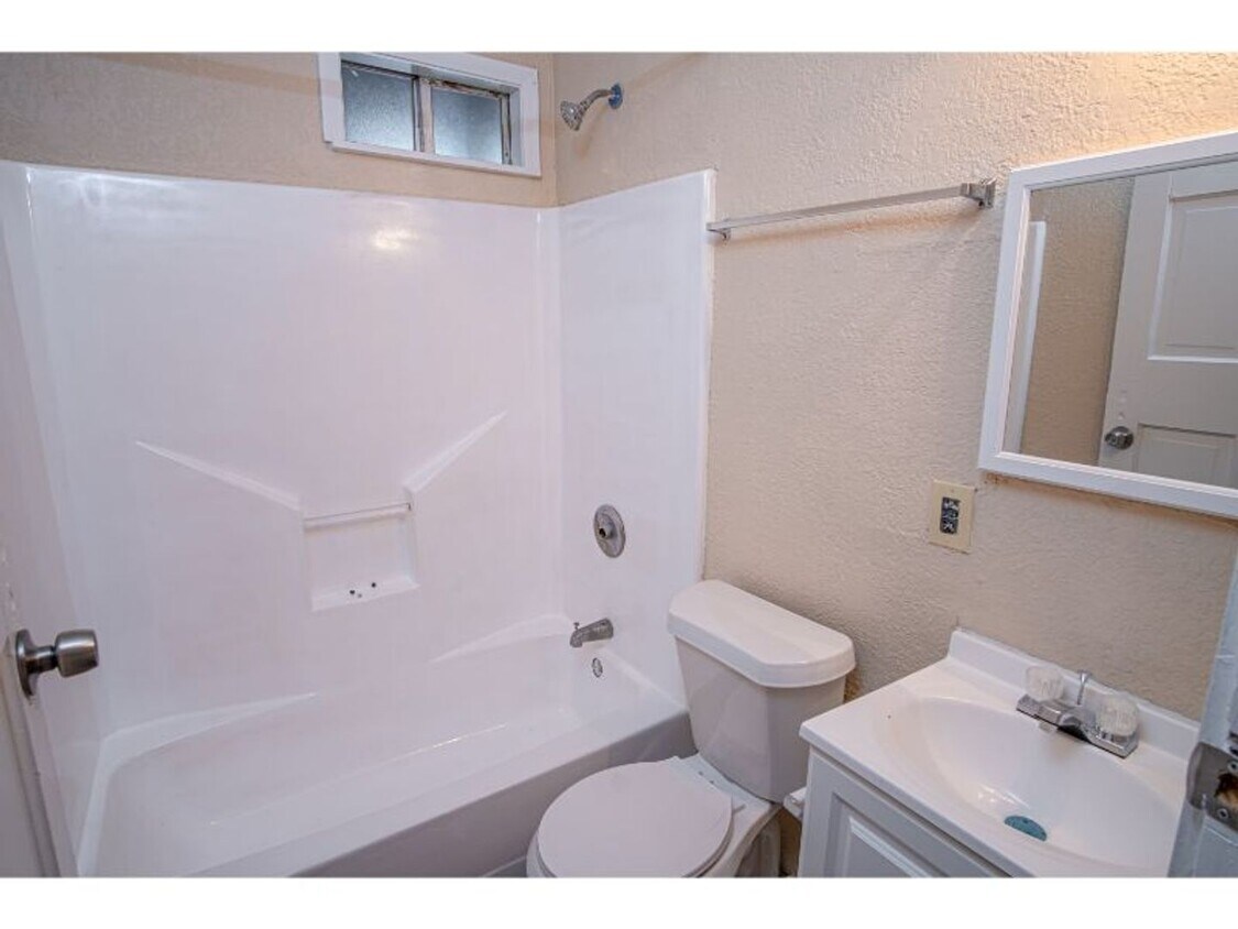 Building Photo - 4109 S Presa St