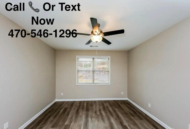 Foto del edificio - 214 Silverwood Dr