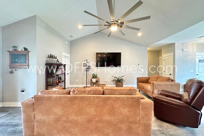 Foto del edificio - AVAILABLE! Modern 4BR Home - Beach & Base Proximity