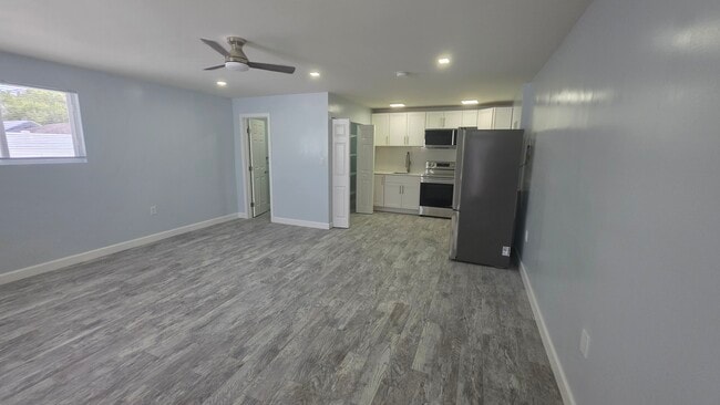 Building Photo - 3740 SW 40th St