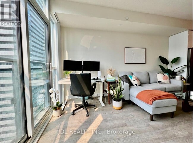 Building Photo - 99 John St