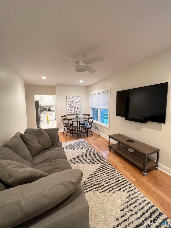 Foto del edificio - 16 Wilton Ave