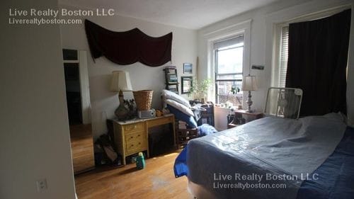 Building Photo - 1270 Commonwealth Ave