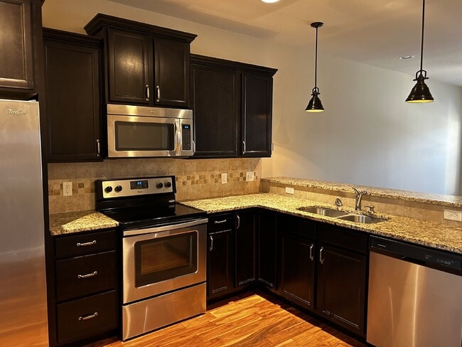 Building Photo - 2BD 2BA Duplex Unit Cooper Square