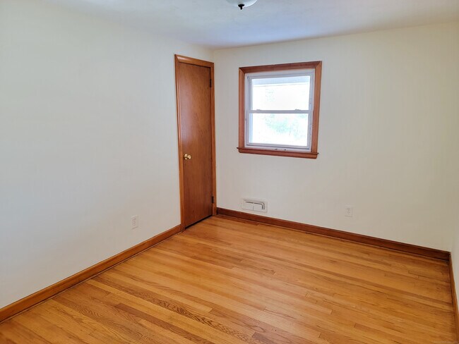 Building Photo - 59 Crocker Ave