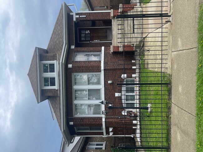 Foto del edificio - 4919 W Wabansia Ave