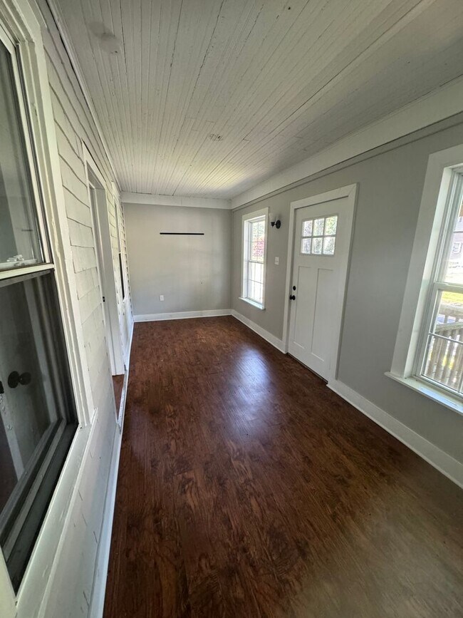 Building Photo - 3 Bedrooms 1.5 Bath home - Wisconisco Pa