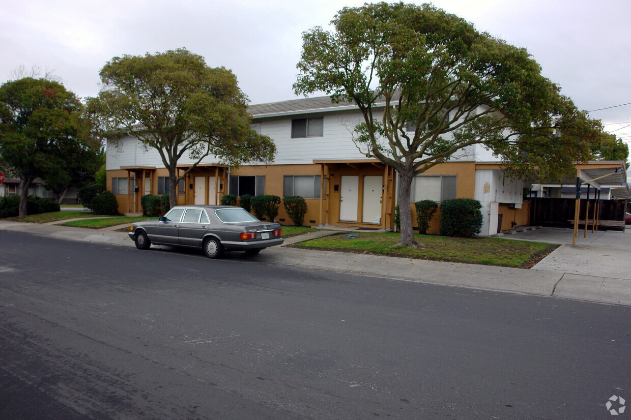 Foto principal - 180-186 El Carmelo Ave
