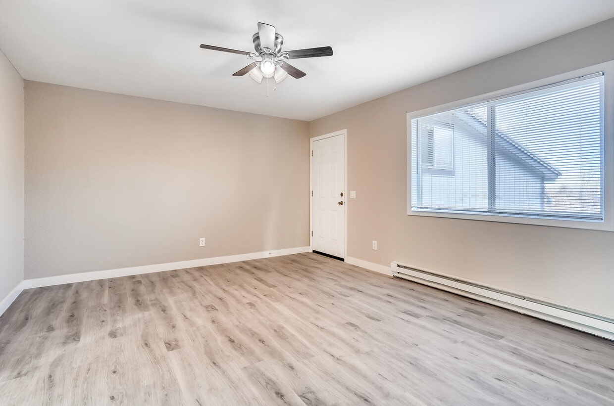 Primary Photo - 5415 Alcott St