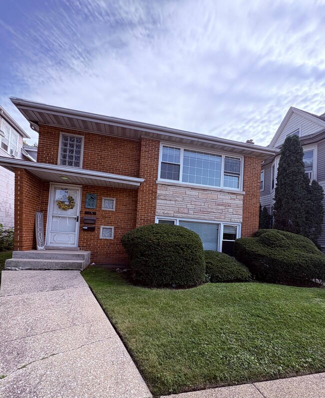Building Photo - 85 E Quincy St