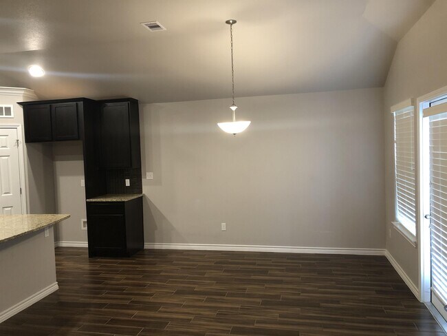 Building Photo - 2257 Tallow Dr
