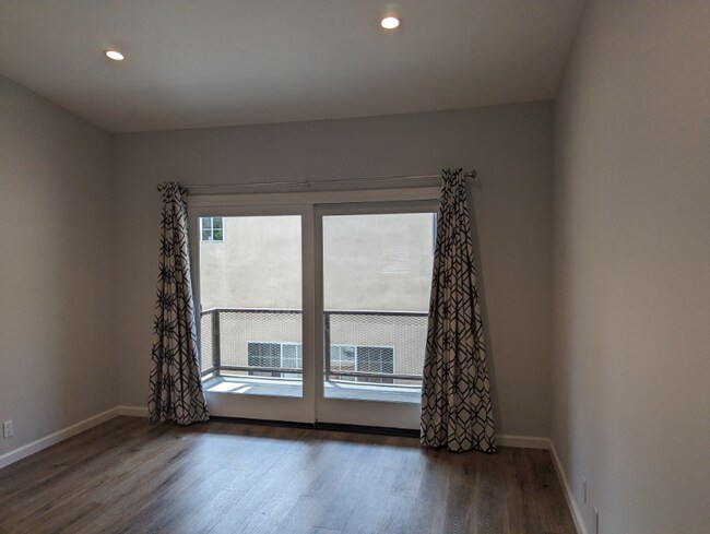 Foto del edificio - 337 N Oakhurst Dr