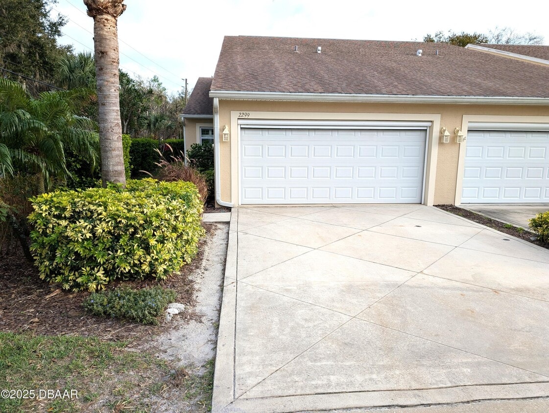 Foto principal - 2299 Hawks Cove Cir