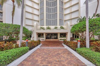 Building Photo - 3000 N Ocean Dr