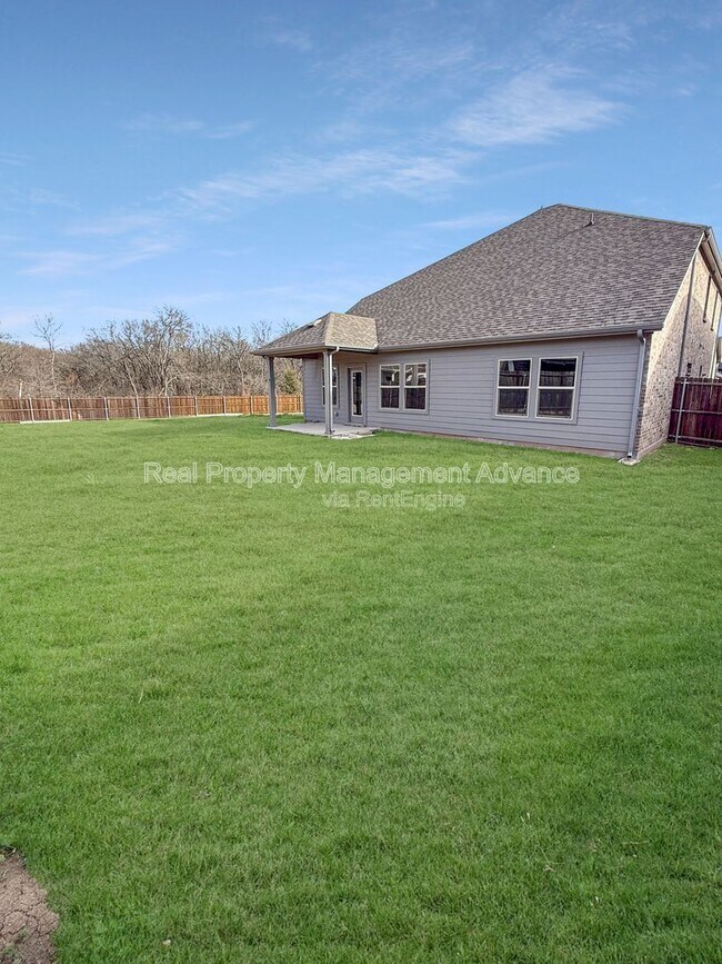 Foto del edificio - 452 Morning Dew Ln