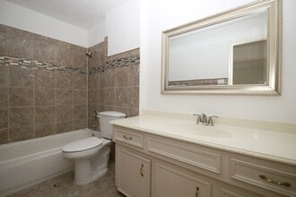 Building Photo - 11662 Sagewillow Ln