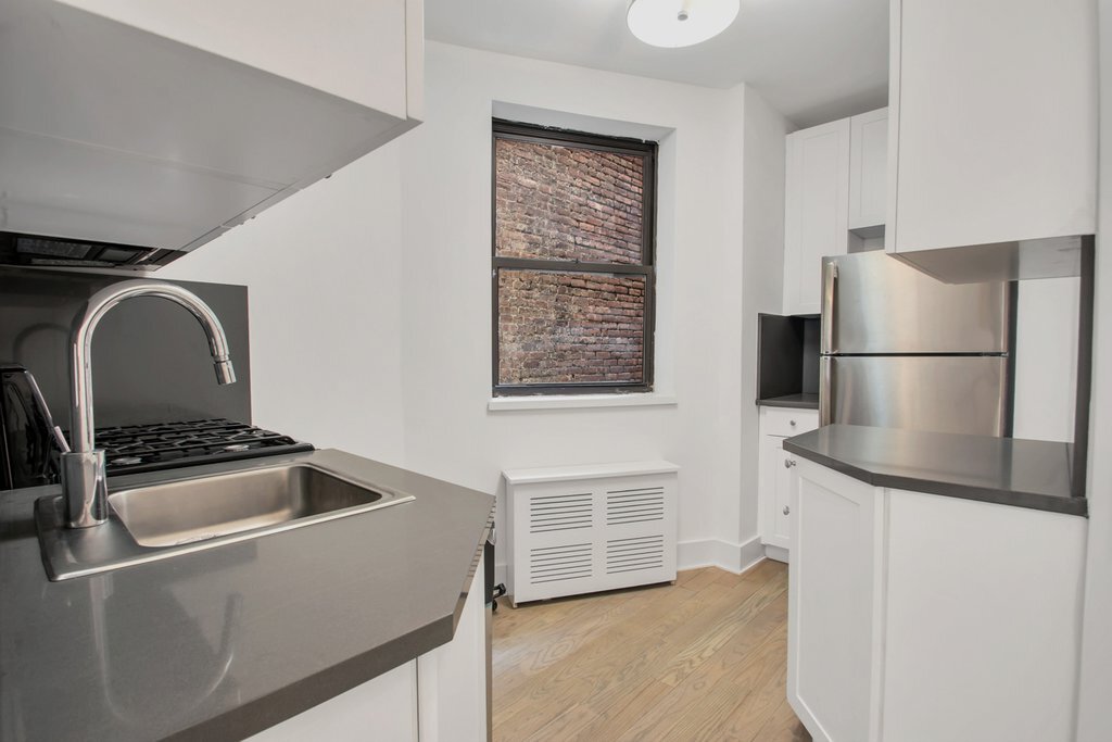 Foto principal - 414 W 49th St