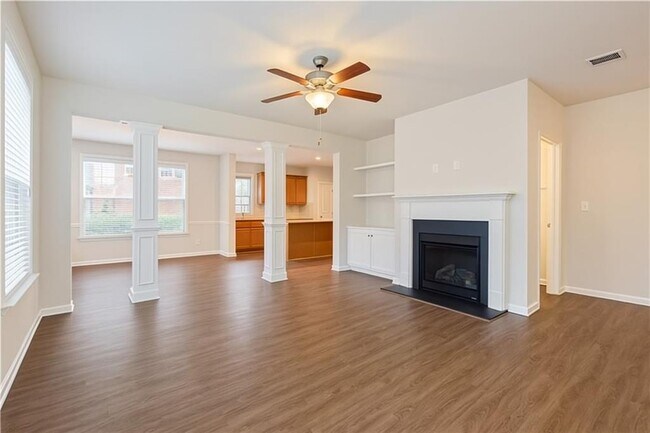 Foto del edificio - 3879 Brockenhurst Dr