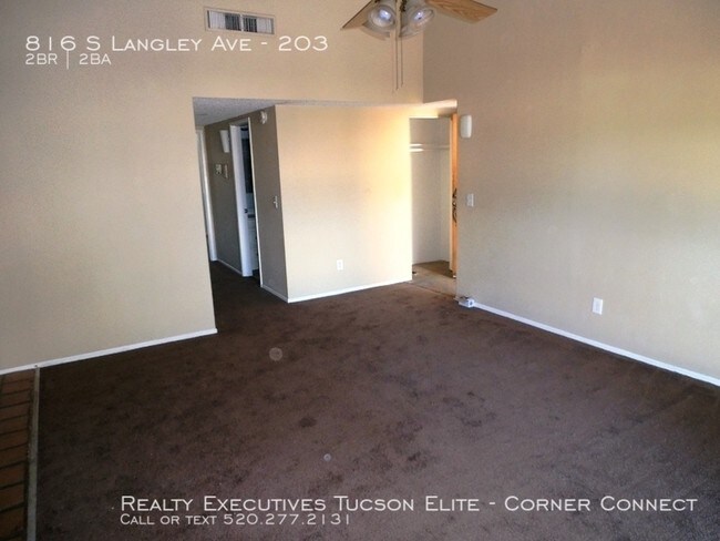 Building Photo - 816 S Langley Ave