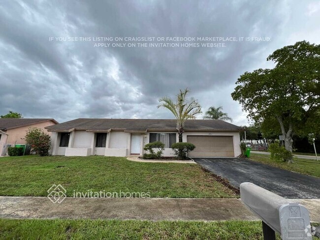 Building Photo - 10401 NW 20th Ct
