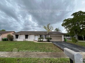 Building Photo - 10401 NW 20th Ct