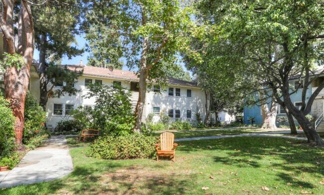 Foto del edificio - 5866 Bowcroft St
