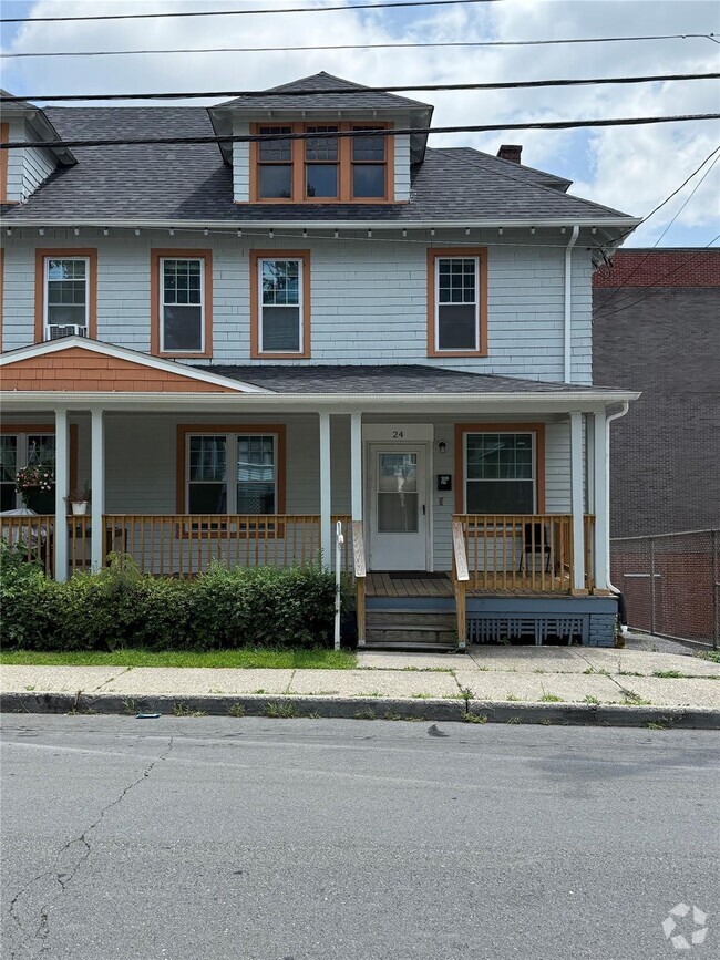 Building Photo - 26 Linden Ave