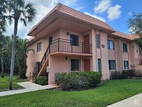 Building Photo - 213 Lakeview Dr