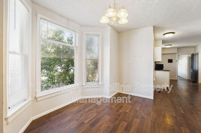 Foto del edificio - 403 E 3rd St