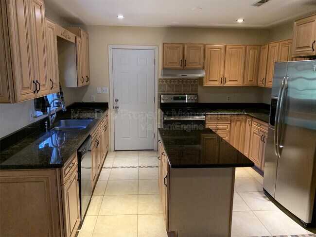 Foto del edificio - 11720 Eisenhower Ln