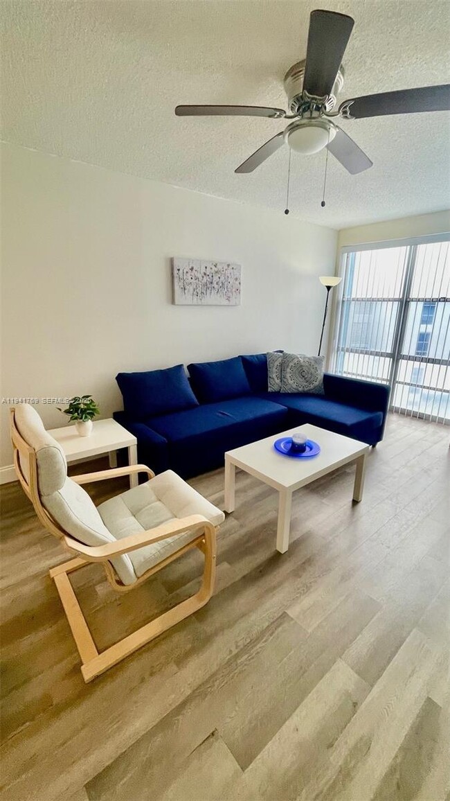 Building Photo - 17620 Atlantic Blvd