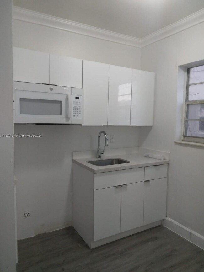 Foto del edificio - 1043 NW 2nd St