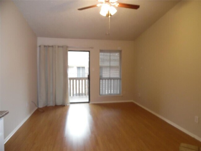 Foto del edificio - 5001 Lamonte Ln