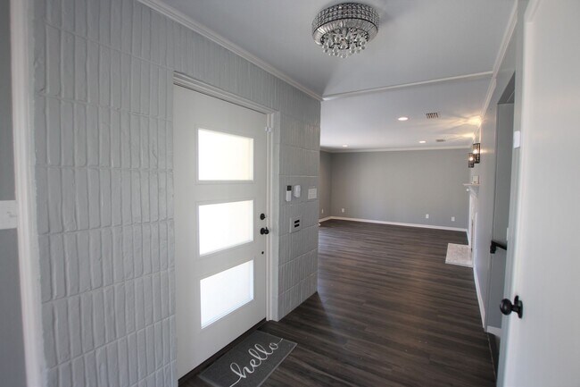 Foto del edificio - Stunning 3 Bed 3 Bath Home in Southeast Ty...