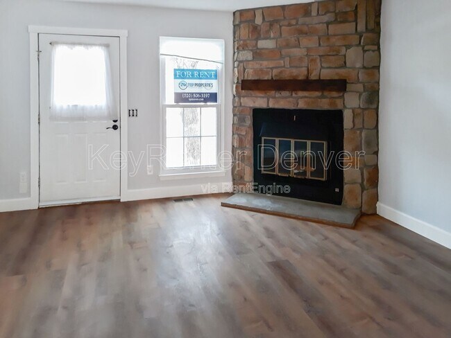Building Photo - 1811 S Quebec Way