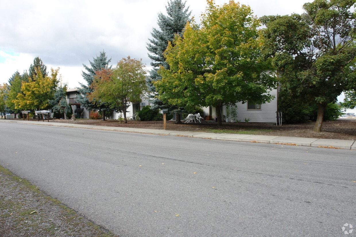 Building Photo - 6813 E 2nd Ave